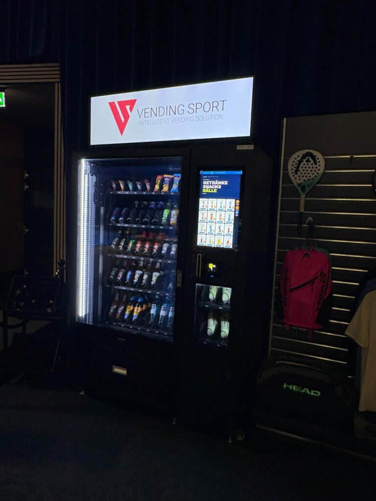 Padel Factory Berlin is more than just a new location for two vending machines. 